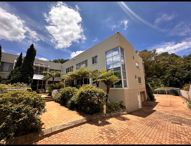 1,165M² BUILDING FOR SALE IN PARKTOWN